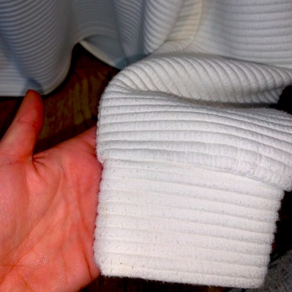 V-Neck Ribbed Sweater - Picture 4 of 5